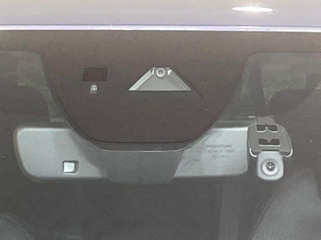 �yi-ACTIVESENSE�z���s���ɑO���̎ԗ�����F�����A�Փ˂������Ȏ��͌x��ƃu���[�L�ŏՓˉ���Ɣ�Q�y�����A�V�X�g�B�����S�Ƀh���C�u�����y���݂��������܂��B