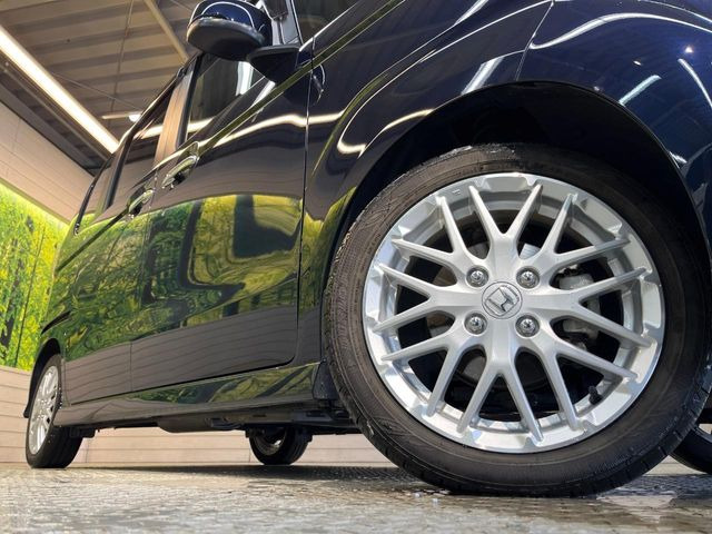 �y����15�C���`�A���~�z�C�[���z�O�ςɃ}�b�`���������A���~�z�C�[���𑕒����Ă���܂��B�e��ЊO�A���~�z�C�[����A�X�^�b�h���X�^�C�����戵�����Ă���܂��B���񂲑��k����������