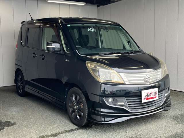 ���ʎԂ́u�T�[�r�X�J�[�G���Y �{�X�v�A�y�����Ԃ́u�T�[�r�X�J�[�G���Y �����X�v���炨�T�������܂��B