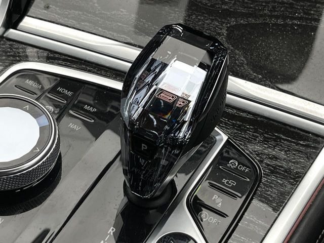 ��MT���[�h�t��AT:�ʏ�͎����ł����Ȃ���ϑ�(�M�A�`�F���W)���h���C�o�[�̑���ɂ���ĈӐ}�I�ɕς�����V�X�e���ł��B����w���i�̃h���C�u�����y���݂��������܂�!