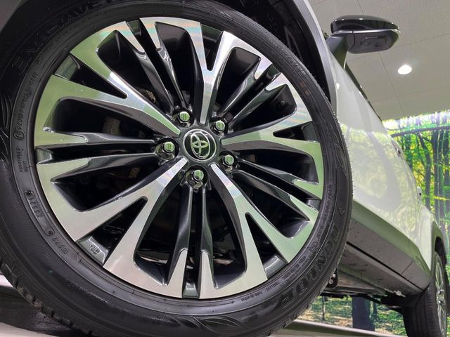 �y����18�C���`�A���~�z�C�[���z�O�ςɃ}�b�`���������A���~�z�C�[���𑕒����Ă���܂��B�e��ЊO�A���~�z�C�[����A�X�^�b�h���X�^�C�����戵�����Ă���܂��B���񂲑��k����������