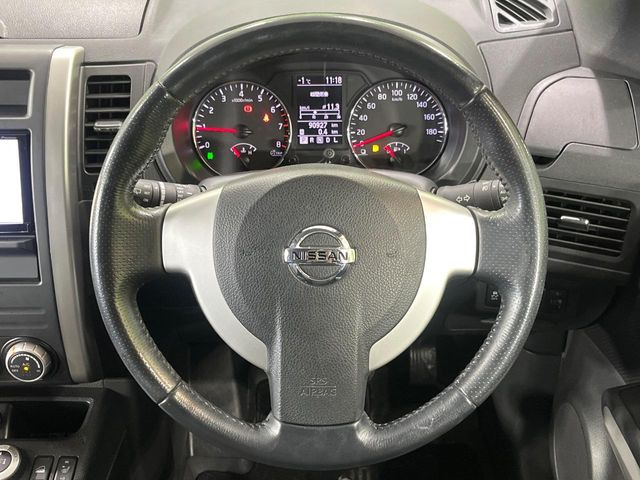 �y�����v�����X�e�A�����O�z�㎿�Ȋv���g�p���邱�ƂŁA��ɂ����������݂ƂĂ��^�]���₷���n���h���ł���