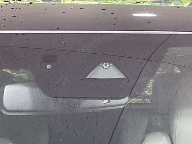 �y�X�}�[�g�V�e�B�u���[�L�T�|�[�g�z�ᑬ���s���ɑO���̎ԗ�����F�����A�Փ˂������Ȏ��͌x��ƃu���[�L�ŏՓˉ���Ɣ�Q�y�����A�V�X�g�B�����S�Ƀh���C�u�����y���݂��������܂��B