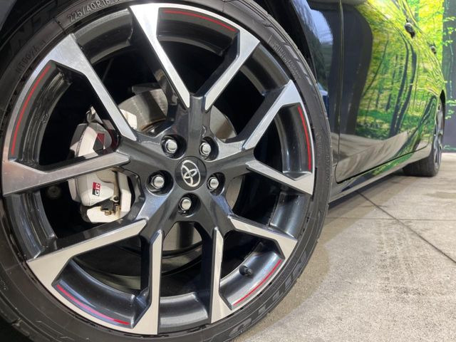 �y����18�C���`�A���~�z�C�[���z�O�ςɃ}�b�`���������A���~�z�C�[���𑕒����Ă���܂��B�e��ЊO�A���~�z�C�[����A�X�^�b�h���X�^�C�����戵�����Ă���܂��B���񂲑��k����������