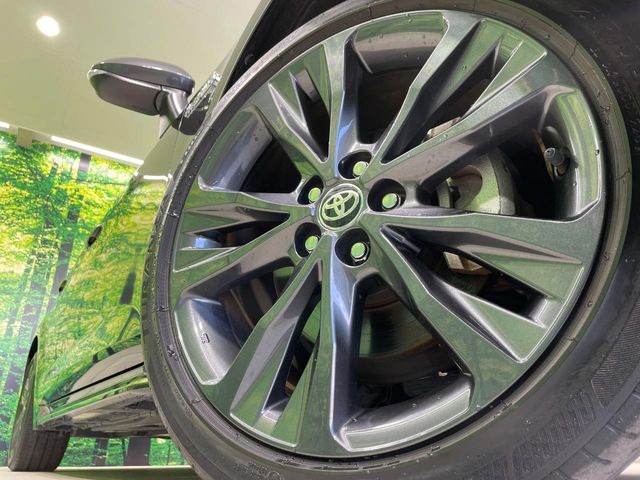 �y����17�C���`�A���~�z�C�[���z�O�ςɃ}�b�`���������A���~�z�C�[���𑕒����Ă���܂��B�e��ЊO�A���~�z�C�[����A�X�^�b�h���X�^�C�����戵�����Ă���܂��B���񂲑��k����������