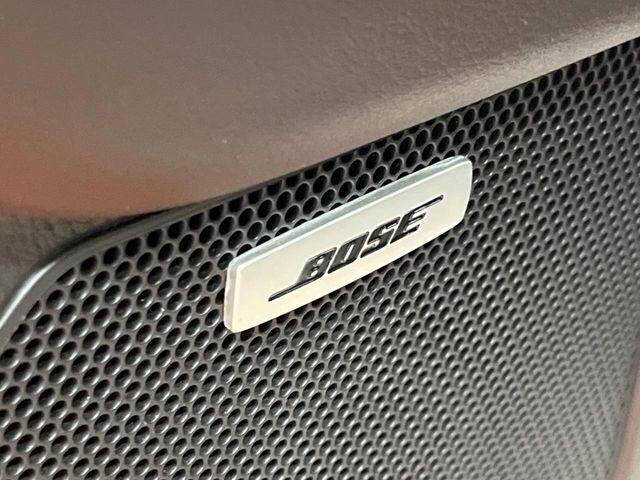 �yBOSE�T�E���h�V�X�e���z���[�J�[�I�v�V�����̍��i�ʃT�E���h�V�X�e���𓋍ځB��p�̃`���[�j���O���{���ꂽ�召�l�X�ȃX�s�[�J�[����ǎ��ȃT�E���h���t�ł��A�Տꊴ���ӂ�鉹����Ԃ����o���܂��B