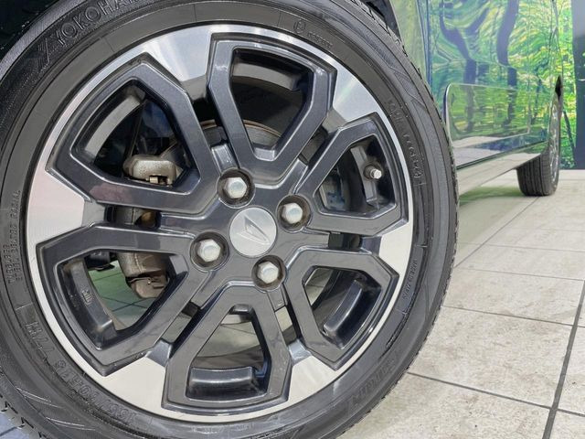 �y����15�C���`�A���~�z�C�[���z�O�ςɃ}�b�`���������A���~�z�C�[���𑕒����Ă���܂��B�e��ЊO�A���~�z�C�[����A�X�^�b�h���X�^�C�����戵�����Ă���܂��B���񂲑��k����������