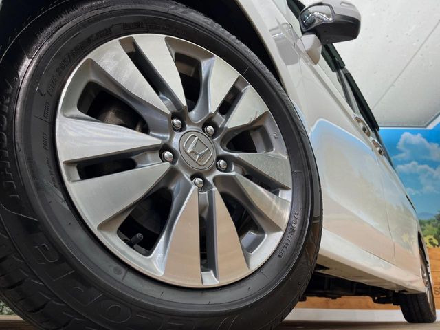 �y����16�C���`�A���~�z�C�[���z�O�ςɃ}�b�`���������A���~�z�C�[���𑕒����Ă���܂��B�e��ЊO�A���~�z�C�[����A�X�^�b�h���X�^�C�����戵�����Ă���܂��B���񂲑��k����������