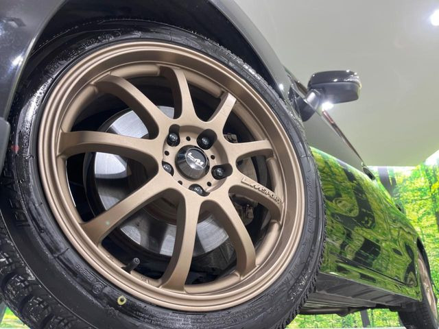 �y18�C���`�A���~�z�C�[���z�O�ςɃ}�b�`�����A���~�z�C�[���𑕒����Ă���܂��B�e��A���~�z�C�[����A�X�^�b�h���X�^�C�����戵�����Ă���܂��B���񂲑��k����������