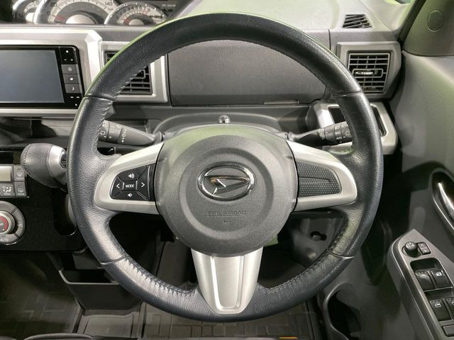 �y�����v�����X�e�A�����O�z�㎿�Ȋv���g�p���邱�ƂŁA��ɂ����������݂ƂĂ��^�]���₷���n���h���ł���