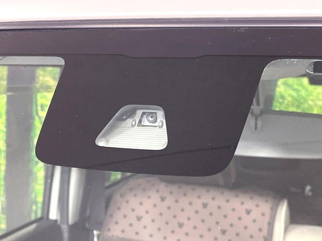 �y�X�}�[�g�A�V�X�g�z���s���ɑO���̎ԗ�����F�����A�Փ˂������Ȏ��͌x��ƃu���[�L�ŏՓˉ���Ɣ�Q�y�����A�V�X�g�B�����S�Ƀh���C�u�����y���݂��������܂��B