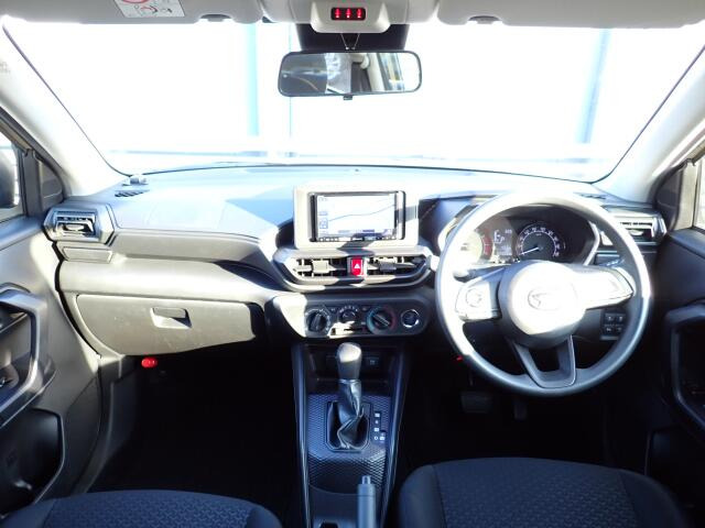 �C���p�l�摜�ɂȂ�܂��B�ԓ��͐��Ǝ҂ɂĎ����N���[�j���O�{�H�ς݂Ȃ̂ŁA��ϐ����ł��B