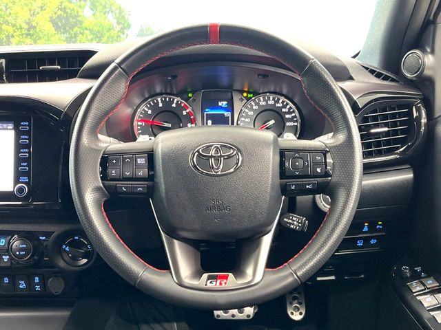 �y�����v�����X�e�A�����O�z�㎿�Ȋv���g�p���邱�ƂŁA��ɂ����������݂ƂĂ��^�]���₷���n���h���ł���