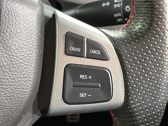 �y�N���[�Y�R���g���[���z�������H�����N���N���s�B�A�N�Z���𗣂��Ă���葬�x�ő��s���ł��A�������^�]���̕��S���y��!�����E�������ȒP�ȃX�C�b�`����Œ����ł��܂��B