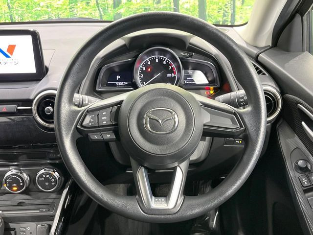 �X�e�A�����O���g�p�������Ȃ��A���ꂢ�ȏ�ԂƂȂ��Ă���܂���y�X�e�A�����O�X�C�b�`�z�^�]���A�O������ڐ������炷���ƂȂ��A�I�[�f�B�I���̑��삪�\�ȕ֗��@�\!���S&���K�ȃh���C�u�����o���Ă���܂���