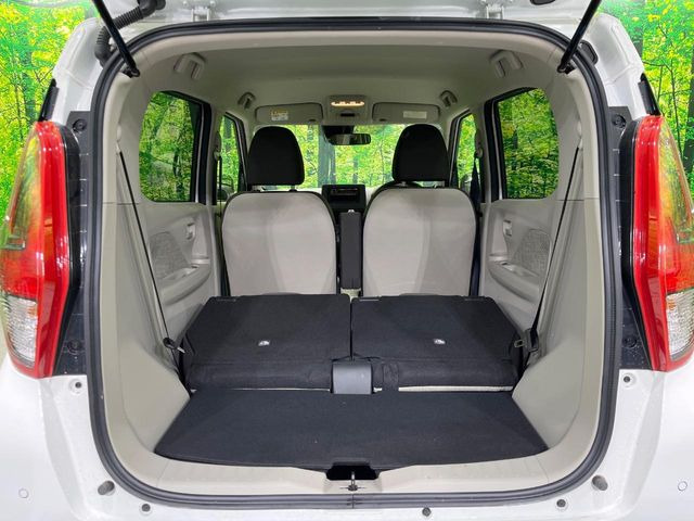 ���i�̂���������ʋ΁A���}���ɏ\���ȉ׎��X�y�[�X���m�ۂ��Ă���܂��B�Z�J���h�V�[�g��|���ƁA�傫�ȉו��̐ύڂ��\�ł���