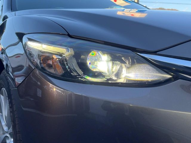 �yLED�w�b�h���C�g�z���V����ԑ��s�����ǍD�Ȏ��E���m�ۂ����S���ĉ^�]�ł��鍂�P�xLED�w�b�h���C�g�𑕔�!�_�����x�������A����d�͂��}�����Ă��܂��B