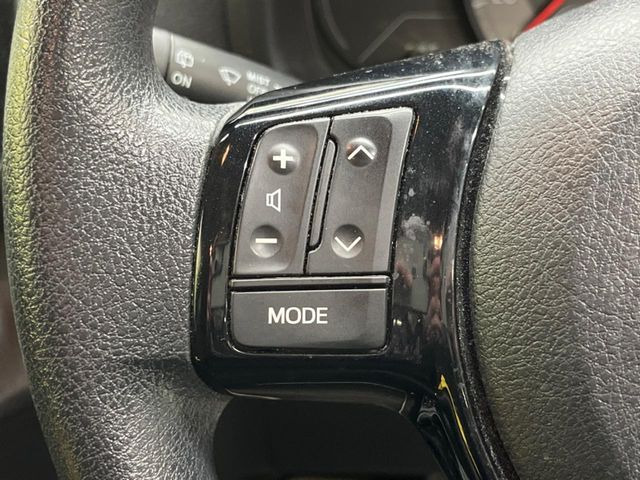 �y�X�e�A�����O�X�C�b�`�z�^�]���A�O������ڐ������炷���ƂȂ��A�I�[�f�B�I���̑��삪�\�ȕ֗��@�\!���S&���K�ȃh���C�u�����o���Ă���܂���