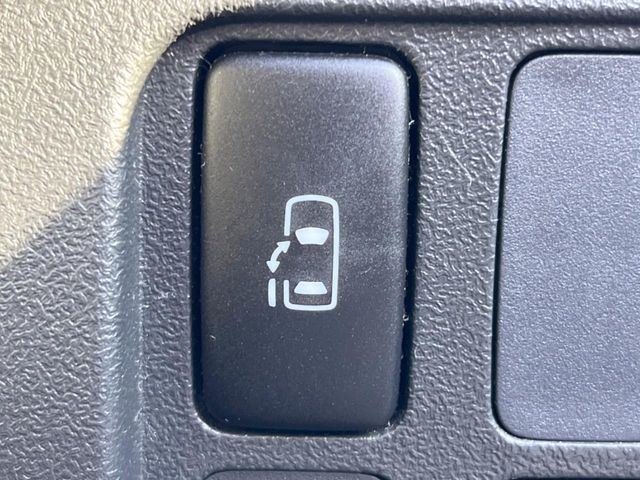 �y�p���[�X���C�h�h�A�z�X�}�[�g�L�[��^�]�Ȃ̃X�C�b�`�ŃX���C�h�h�A�̊J���\���d��������͂����ăh�A���J����K�v�������A���������q�l�ł��A�d���ו��������Ă��鎞�����N�ɊJ���߂ł��܂���