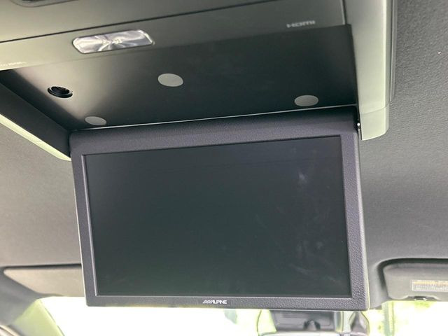 �y�����G���^�[�e�C�������g�V�X�e���z��Ȃɂ�����̕����喞���́A�l�C���[�J�[�I�v�V�����𑕔��B��p�̉����V�X�e���ƁA���ʂ̃��j�^�[�ňړ�����DVD�������y���݂��������܂��B