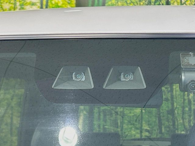 �y�X�}�[�g�A�V�X�g�z���s���ɑO���̎ԗ�����F�����A�Փ˂������Ȏ��͌x��ƃu���[�L�ŏՓˉ���Ɣ�Q�y�����A�V�X�g�B�����S�Ƀh���C�u�����y���݂��������܂��B