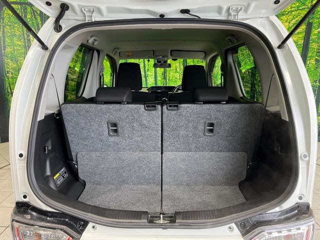 ���i�̂���������ʋ΁A���}���ɏ\���ȉ׎��X�y�[�X���m�ۂ��Ă���܂��B�Z�J���h�V�[�g��|���ƁA�傫�ȉו��̐ύڂ��\�ł���