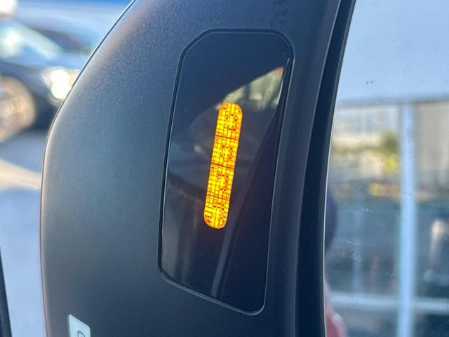 �y�����r�[�N���f�B�e�B�N�V�����z���s���A�h�A�~���[�̎��p�ɂȂ�₷���ӏ��Ɍ㑱�Ԃ��ڋ߂���ƃT�C�h�~���[�t�߂Ɍx����\���A�h���C�o�[�ɒ��ӊ��N�ƁA����̍ۂ̓n���h��������A�V�X�g�����܂��B