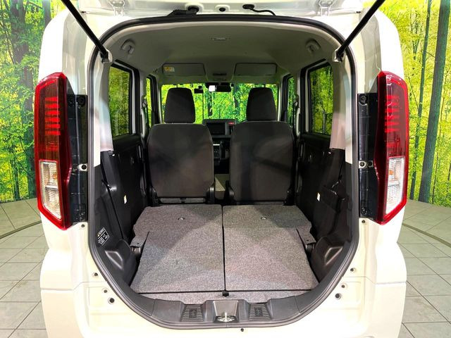 ���i�̂���������ʋ΁A���}���ɏ\���ȉ׎��X�y�[�X���m�ۂ��Ă���܂��B�Z�J���h�V�[�g��|���ƁA�傫�ȉו��̐ύڂ��\�ł���