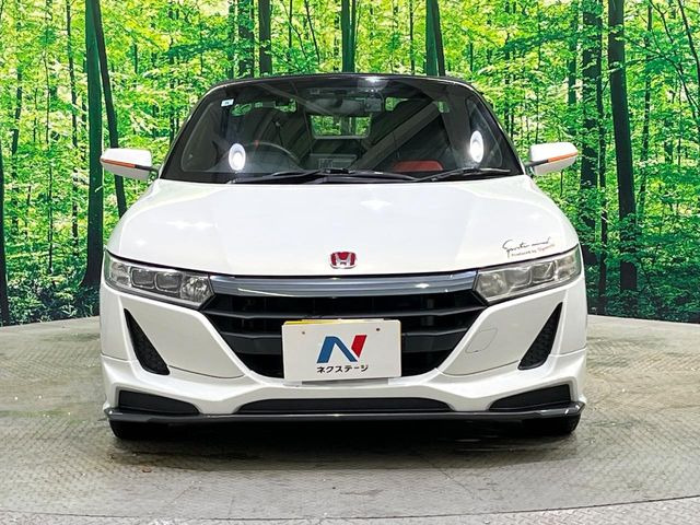 ��D�]�𒸂��Ă���܂��{�f�B�R�[�g���D�]��t���B�������x�̃K���X�疌�ŝ����͂������A�㎿�ȃc���E����������B���O����_���J�����؂Ȉ��Ԃ�ی삵�A�F�����E�򉻂�h�~�B