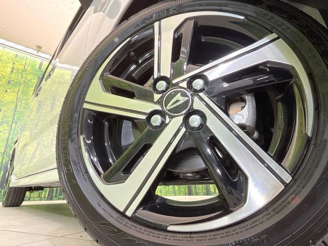 �y�O���[�h��p����15�C���`�A���~�z�C�[���z�f�U�C�����̍��������A���~�z�C�[���𑕒����Ă���܂��B�e��ЊO�A���~�z�C�[����A�X�^�b�h���X�^�C�����戵�����Ă���܂��B���񂲑��k����������