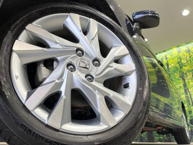 �y����16�C���`�A���~�z�C�[���z�O�ςɃ}�b�`���������A���~�z�C�[���𑕒����Ă���܂��B�e��ЊO�A���~�z�C�[����A�X�^�b�h���X�^�C�����戵�����Ă���܂��B���񂲑��k����������