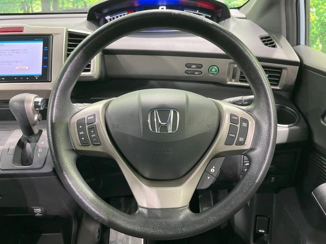 �y�X�e�A�����O�X�C�b�`�z�^�]���A�O������ڐ������炷���ƂȂ��A�I�[�f�B�I���̑��삪�\�ȕ֗��@�\!���S&���K�ȃh���C�u�����o���Ă���܂���