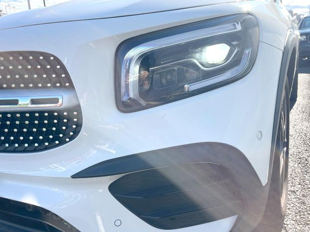 ��LED�w�b�h���C�g:��ԑ��s�����ǍD�Ȏ��E���m�ۂ����S���ĉ^�]�ł��鍂�P�xLED�w�b�h���C�g�𑕔�!�_�����x�������A����d�͂��}�����Ă��܂��B