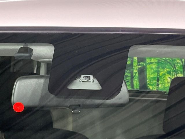 �y�X�}�[�g�A�V�X�g�z���s���ɑO���̎ԗ�����F�����A�Փ˂������Ȏ��͌x��ƃu���[�L�ŏՓˉ���Ɣ�Q�y�����A�V�X�g�B�����S�Ƀh���C�u�����y���݂��������܂��B