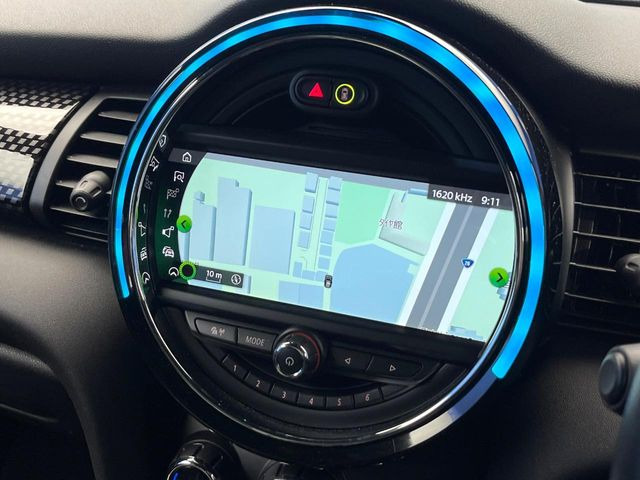 �������i�r:��̊��̂���i�r�́A����������ԓ������o���Ă���܂��B�I�[�f�B�I�@�\���[�����Ă���܂��̂ŁA�^�]�����y���߂܂���