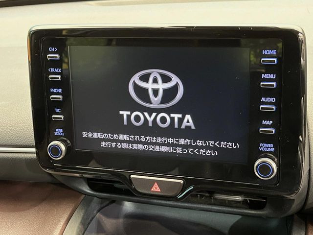 �y8�C���` �f�B�X�v���C�I�[�f�B�I�z���ʂ̃f�B�X�v���C��AppleCarPlay��AndroidAuto�����p�\�B�傫�ȉ�ʂŃX�}�z�i�r�A�v���������p���������܂���