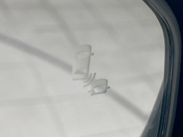 �y�u���C���h�X�|�b�g�C���t�H���[�V�����z���s���A�h�A�~���[�̎��p�ɂȂ�₷���ӏ��Ɍ㑱�Ԃ��ڋ߂���ƃT�C�h�~���[�t�߂Ɍx����\���A�h���C�o�[�ɒ��ӊ��N�����Ă���܂��B