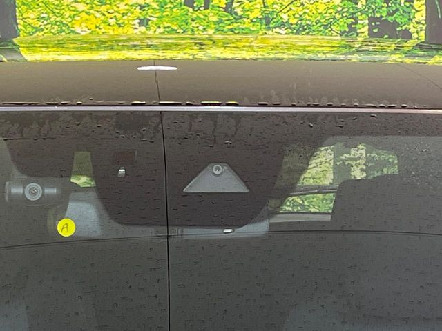 �y�X�}�[�g�u���[�L�T�|�[�g�z���s���ɑO���̎ԗ�����F�����A�Փ˂������Ȏ��͌x��ƃu���[�L�ŏՓˉ���Ɣ�Q�y�����A�V�X�g�B�����S�Ƀh���C�u�����y���݂��������܂��B