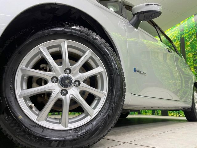 �y15�C���`�A���~�z�C�[���z�O�ςɃ}�b�`�����A���~�z�C�[���𑕒����Ă���܂��B�e��A���~�z�C�[����A�X�^�b�h���X�^�C�����戵�����Ă���܂��B���񂲑��k����������