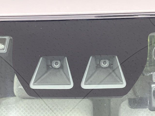 �y�X�}�[�g�A�V�X�g�z���s���ɑO���̎ԗ�����F�����A�Փ˂������Ȏ��͌x��ƃu���[�L�ŏՓˉ���Ɣ�Q�y�����A�V�X�g�B�����S�Ƀh���C�u�����y���݂��������܂��B