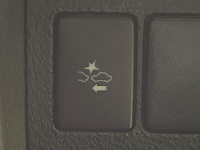 �y�v���N���b�V���Z�[�t�e�B�z�O���̎ԗ��������m���A�Փ˂������Ȏ��͌x��Œ��ӂ𑣂��A�u���[�L�𓥂ޗ͂��T�|�[�g�B�u���[�L�𓥂߂Ȃ������ꍇ�͏Փ˔�Q�y���u���[�L���쓮�A�Փˉ�����T�|�[�g���܂��B