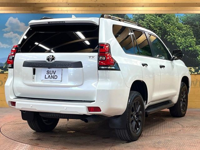 ☆全国のネクステージからお取り寄せが可能※!遠方の店舗に展示してあるクルマが気になる場合も、最寄りの店舗でご覧いただくことが可能です!是非私たちに要望をお聞かせください!※別途費用