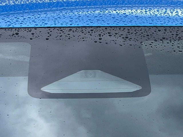 �y�g���^�Z�[�t�e�B�Z���X�z���s���ɑO���̎ԗ�����F�����A�Փ˂������Ȏ��͌x��ƃu���[�L�ŏՓˉ���Ɣ�Q�y�����A�V�X�g�B�����S�Ƀh���C�u�����y���݂��������܂��B