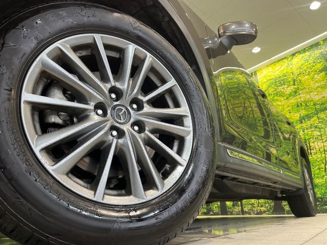 �y����17�C���`�A���~�z�C�[���z�O�ςɃ}�b�`���������A���~�z�C�[���𑕒����Ă���܂��B�e��ЊO�A���~�z�C�[����A�X�^�b�h���X�^�C�����戵�����Ă���܂��B���񂲑��k����������