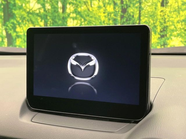 �y�}�c�_�R�l�N�g�i�r�z�ԓ��̕��͋C�Ƀ}�b�`������̌^�^�C�v�̃i�r�B�e����q�ݒ��Bluetooth�Đ����A�l�X�ȋ@�\���y���߂܂��B�����I�ȃ_�C�������삪�\�ŁA�g��������ǍD�ł��B