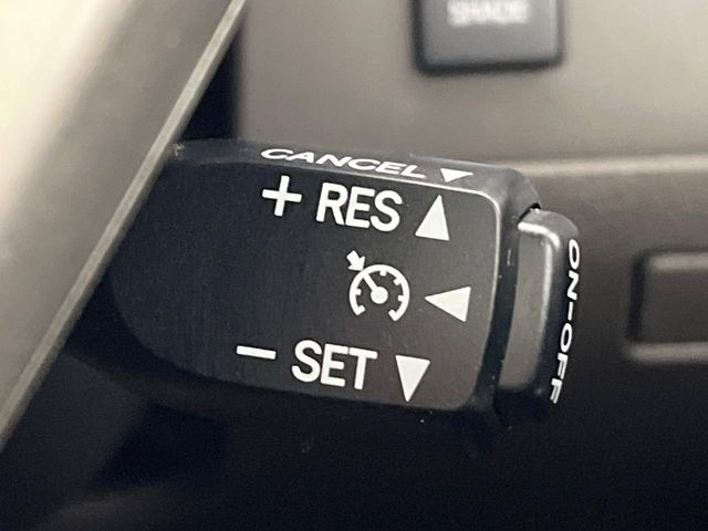 �y�N���[�Y�R���g���[���z�������H�����N���N���s�B�A�N�Z���𗣂��Ă���葬�x�ő��s���ł��A�������^�]���̕��S���y��!�����E�������ȒP�ȃX�C�b�`����Œ����ł��܂��B