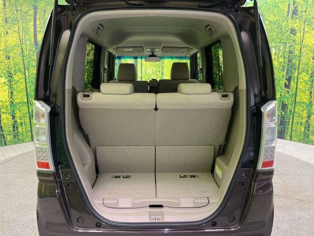 ���i�̂���������ʋ΁A���}���ɏ\���ȉ׎��X�y�[�X���m�ۂ��Ă���܂��B�Z�J���h�V�[�g��|���ƁA�傫�ȉו��̐ύڂ��\�ł���