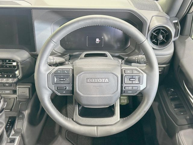 �y�����v�����X�e�A�����O�z�㎿�Ȋv���g�p���邱�ƂŁA��ɂ����������݂ƂĂ��^�]���₷���n���h���ł���