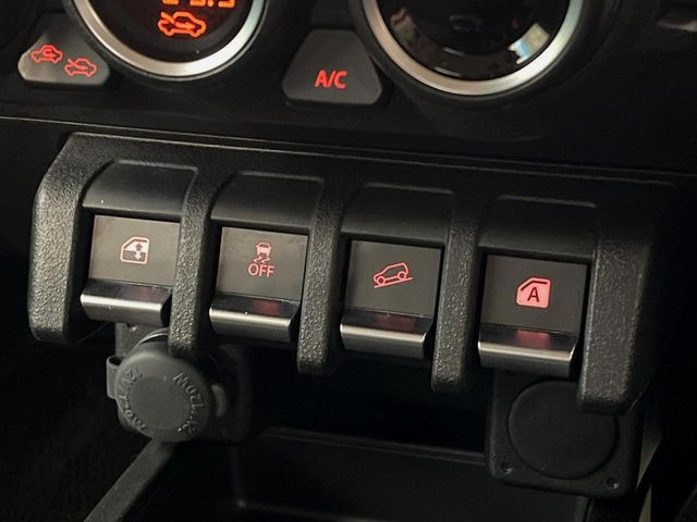 �y������h�~���u�z�ԗ��̉���������m����ƁA�����I�Ɏԗ��̐i�s������ۂ悤�Ɏԗ��𐧌䂵�܂��B�J�̓��ȂǊ���₷���H�ʏ󋵂ł����S�ȉ^�]���\�ł��B