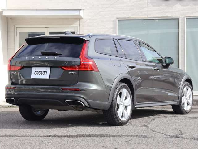 �G���W���I�C���̓t�����X��MOTUL(���`���[��)���g�p���Ă��܂��B�V���{���{�e���f���ɓK������قȂ�S�x�̃I�C�������p�ӂ��Ă��܂��B